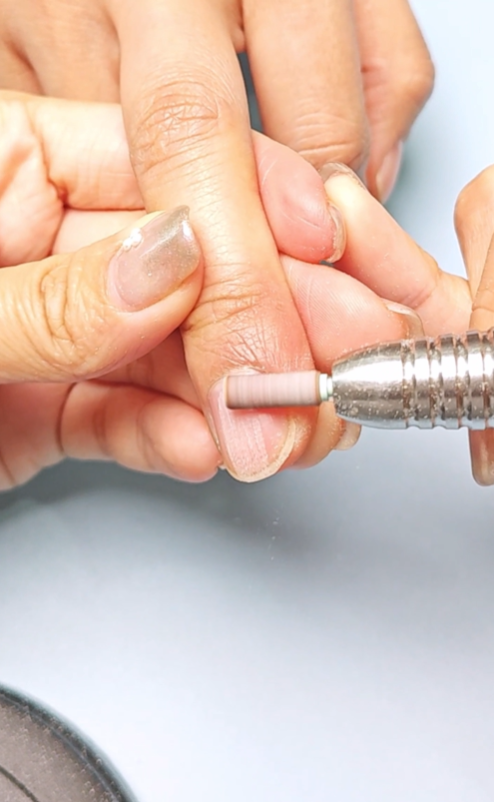 主に表面研磨・レベル調整に使えますが、ジェル落としや側面の立ち上げ研磨にもできる！